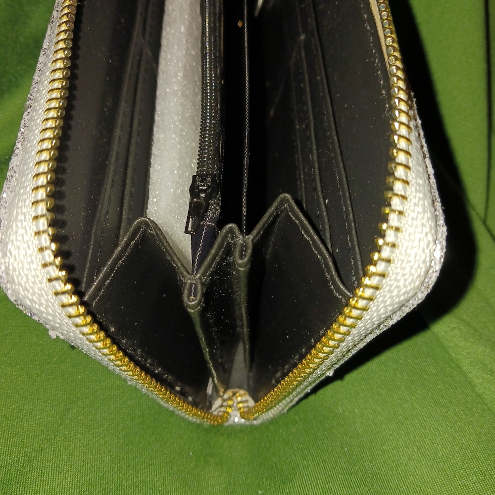 Sparkling Wallet - Picture 7 of 11